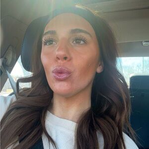 Meet your Posher, Shelbi